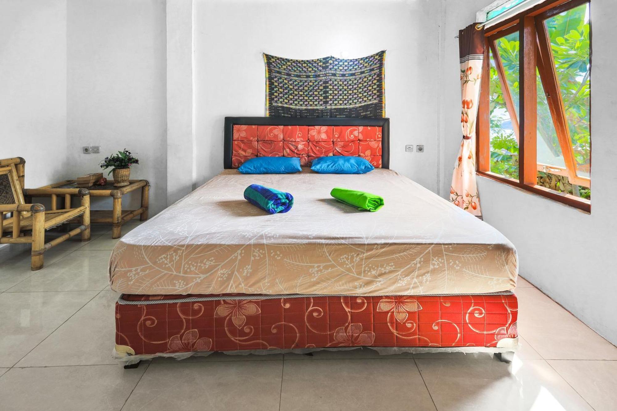 Palulu Garden Homestay Labuan Bajo Exterior foto