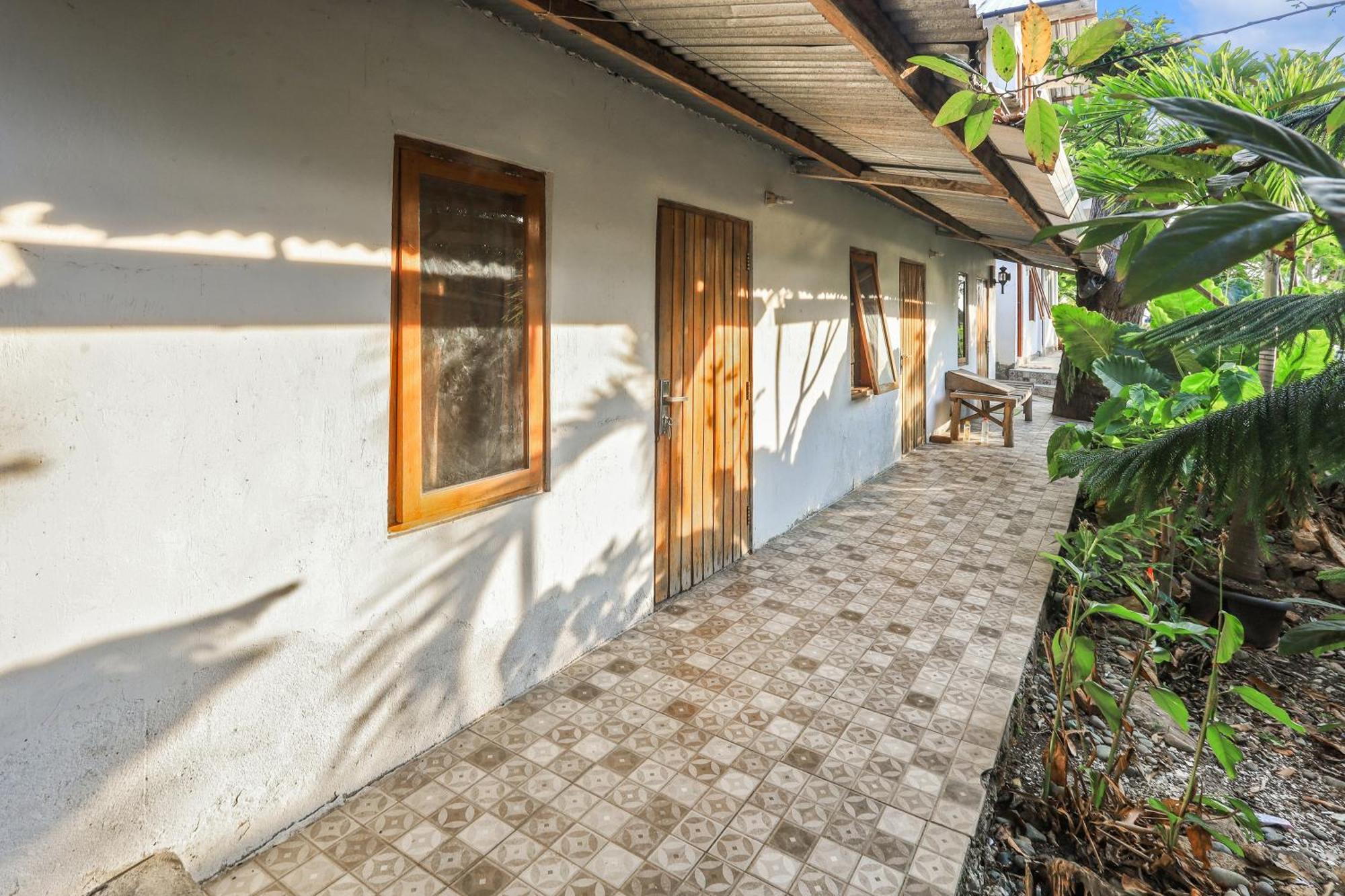 Palulu Garden Homestay Labuan Bajo Exterior foto